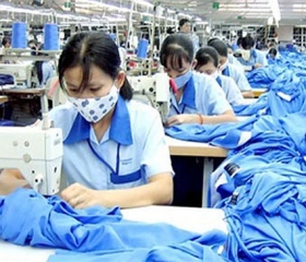 Chừng nào còn làm may mặc, lắp ráp công nhân Việt còn nghèo